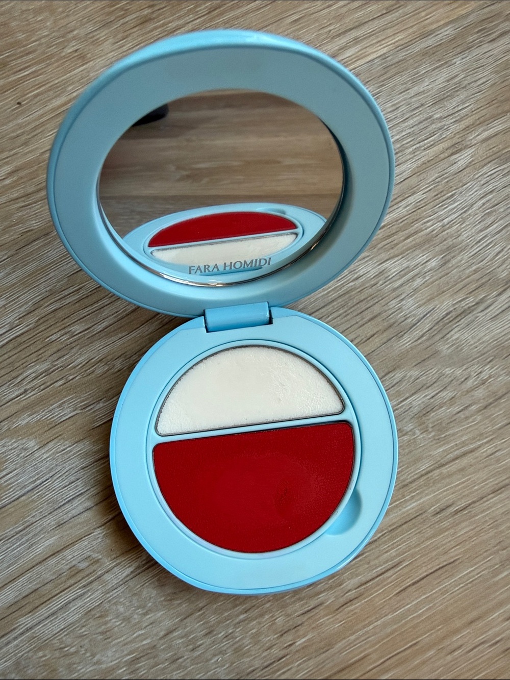 Fara Homidi Essential Lip & Cheek Compact - Red 1